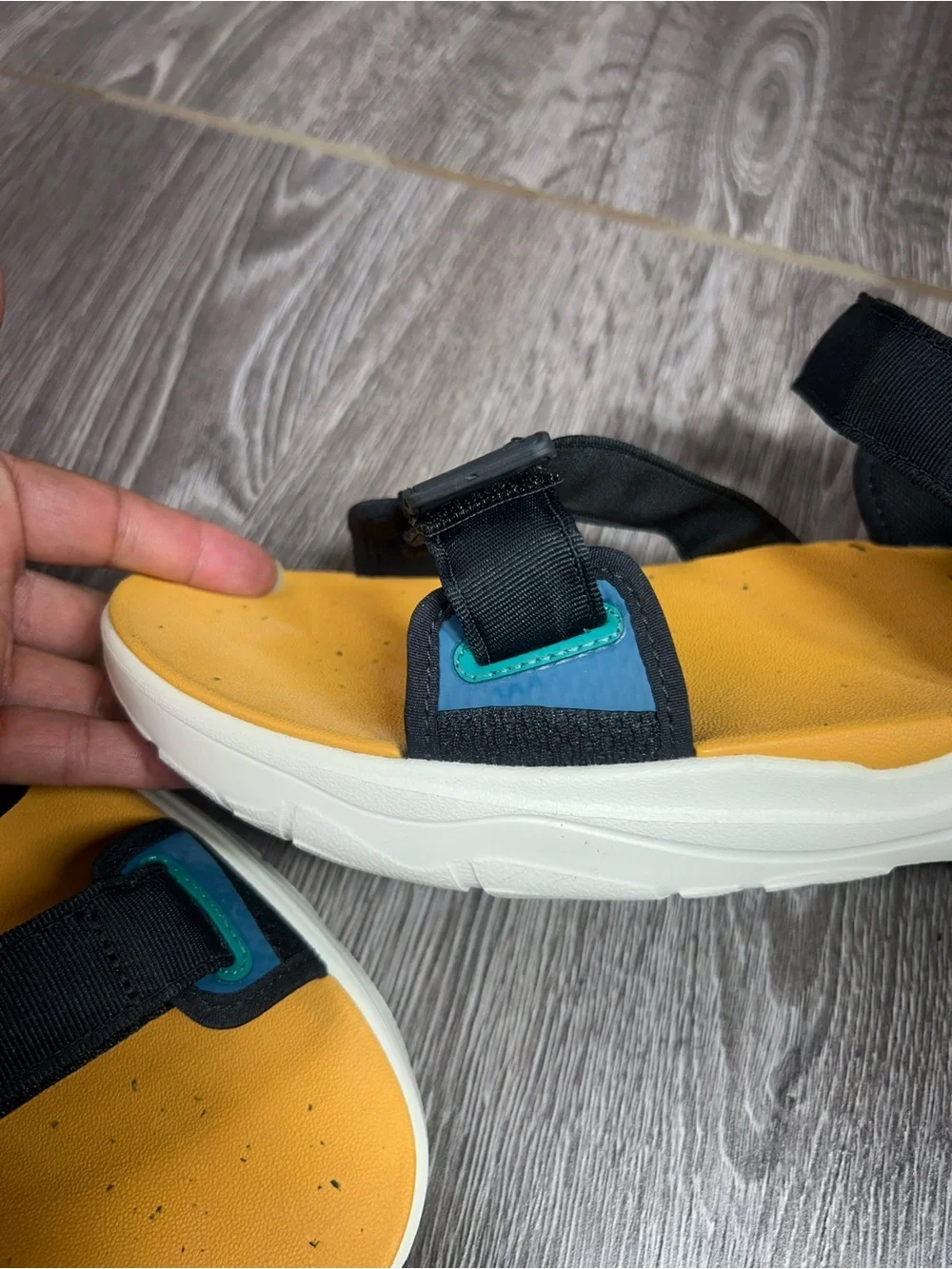 Teva men’s zimic Yellow Footbed Black Strap Sport Sandals
